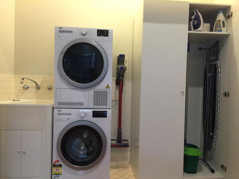 8 Osborne - Accommodation Gladstone 20