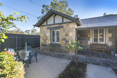 Stoneleigh Cottage Bed And Breakfast - Accommodation Gladstone 15