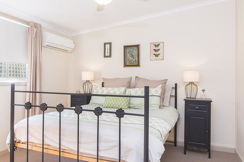 Stoneleigh Cottage Bed And Breakfast - Accommodation Gladstone 7