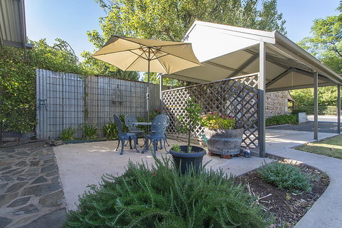 Stoneleigh Cottage Bed And Breakfast - Accommodation Gladstone 14