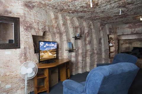 Ali\'s Underground Studio - Accommodation Gladstone 0