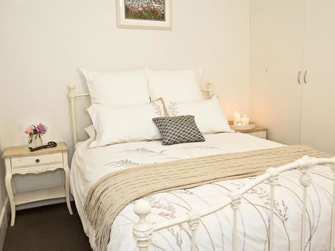 Queen's Cottage Barossa Valley - Accommodation Gladstone 5
