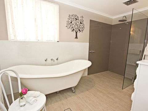 Queen's Cottage Barossa Valley - Accommodation Gladstone 1