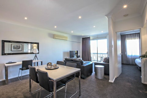 Adelaide DressCircle Apartments - Archer Street - Accommodation Gladstone 0