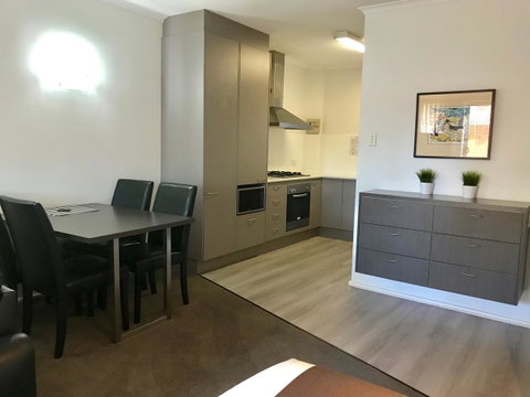 Adelaide DressCircle Apartments - Archer Street - Accommodation Gladstone 5