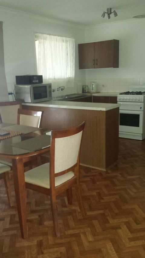 The Quorn-er House - Accommodation Gladstone 12