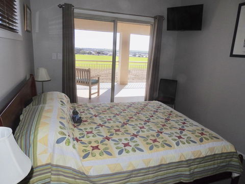 Rezare House Bed & Breakfast - Accommodation Gladstone 13