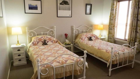 Rezare House Bed & Breakfast - Accommodation Gladstone 8