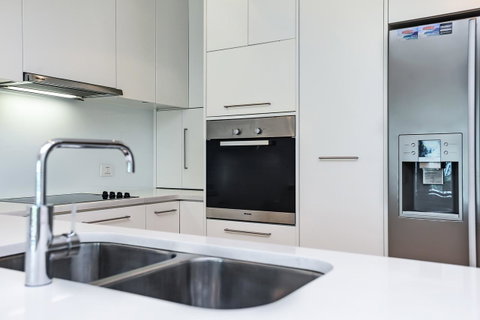 Breeze Beachfront Apartment - Accommodation Gladstone 8