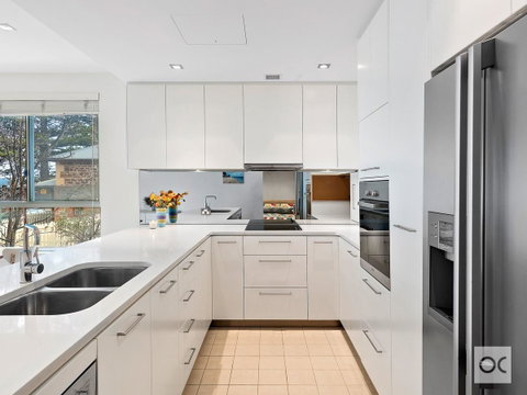 Breeze Beachfront Apartment - Accommodation Gladstone 39