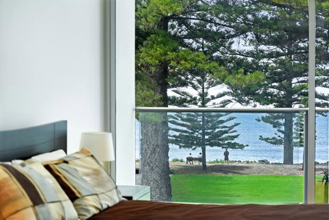 Breeze Beachfront Apartment - Accommodation Gladstone 11