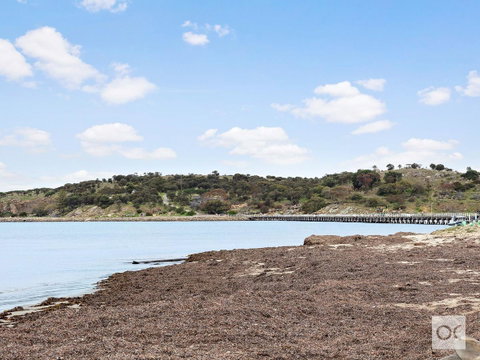 Breeze Beachfront Apartment - Accommodation Gladstone 22