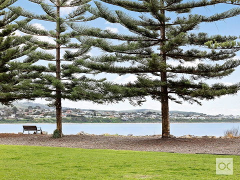 Breeze Beachfront Apartment - Accommodation Gladstone 31