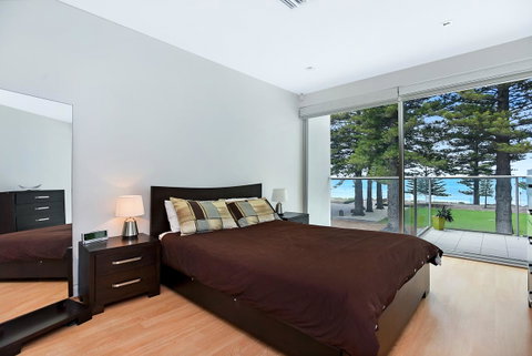 Breeze Beachfront Apartment - Accommodation Gladstone 13