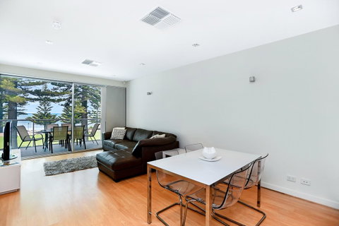 Breeze Beachfront Apartment - Accommodation Gladstone 12