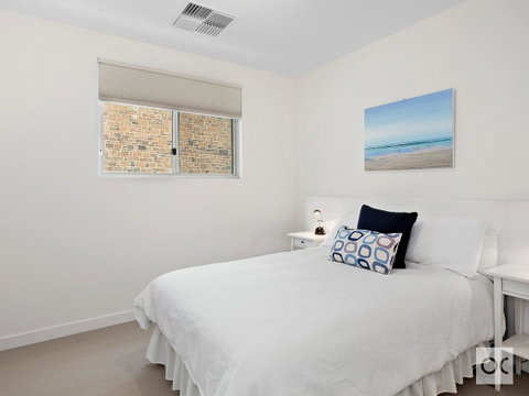 Breeze Beachfront Apartment - Accommodation Gladstone 32