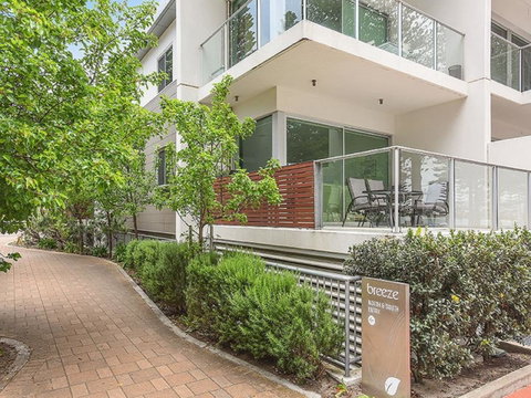 Breeze Beachfront Apartment - Accommodation Gladstone 41