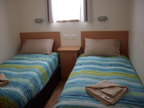 Jacko's Holiday Cabins - Accommodation Gladstone 6