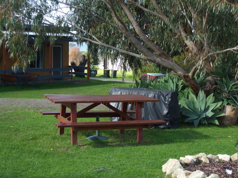 Casuarina Coastal Units - Accommodation Gladstone 17