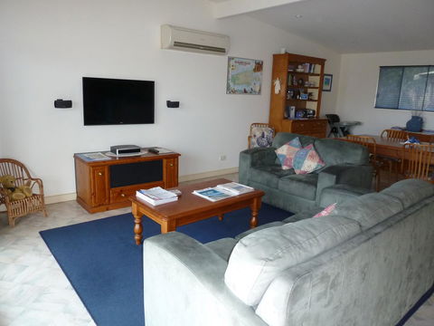 SeaShells Penneshaw - Accommodation Gladstone 10