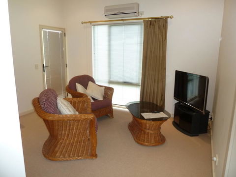 SeaShells Penneshaw - Accommodation Gladstone 40