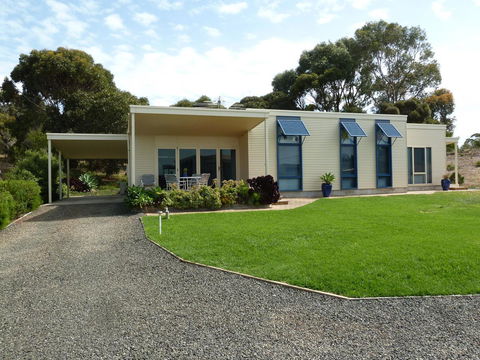 SeaShells Penneshaw - Accommodation Gladstone 0