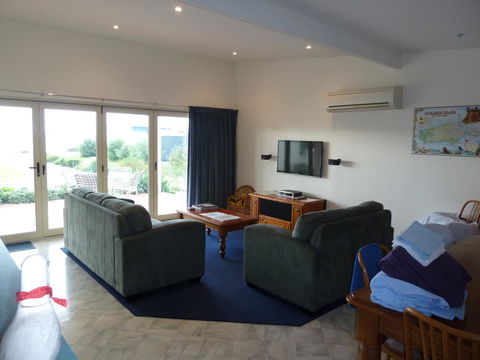 SeaShells Penneshaw - Accommodation Gladstone 9