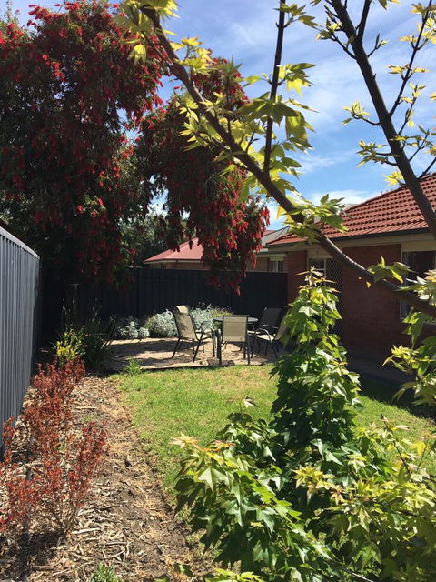 Windsor Gardens Home - Accommodation Gladstone 12