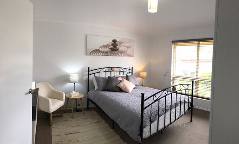 Windsor Gardens Home - Accommodation Gladstone 1