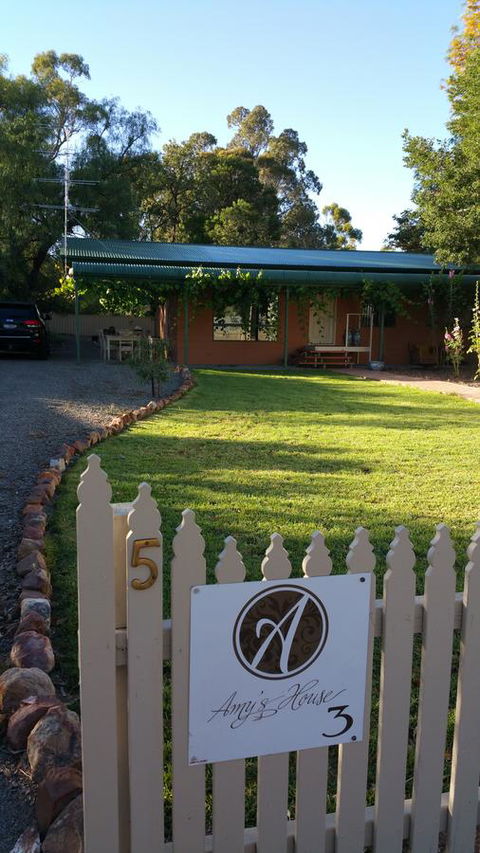 Amy\'s House Bed & Breakfast - Accommodation Gladstone 11