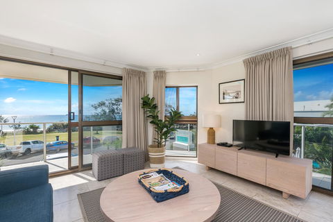 Bayview Beachfront Apartments, In Town Right On The Beach - Accommodation Gladstone 36