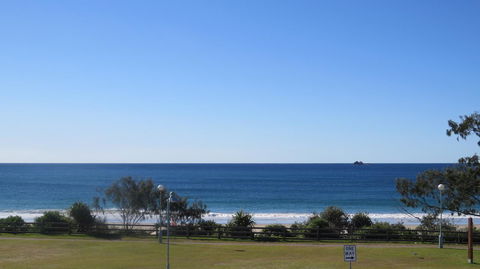 Bayview Beachfront Apartments, In Town Right On The Beach - Accommodation Gladstone 28