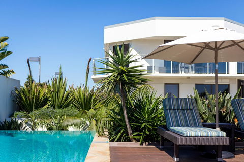 Bayview Beachfront Apartments, In Town Right On The Beach - Accommodation Gladstone 17