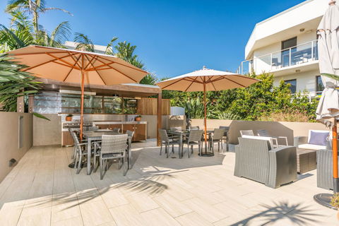 Bayview Beachfront Apartments, In Town Right On The Beach - Accommodation Gladstone 9