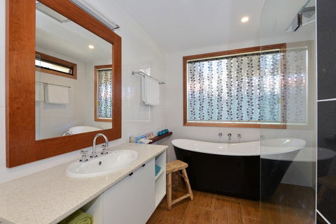 Trafalgar Premium Vintage Suites - Accommodation Gladstone 5