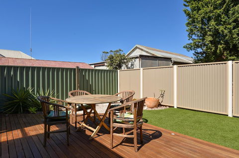 Trafalgar Premium Vintage Suites - Accommodation Gladstone 11
