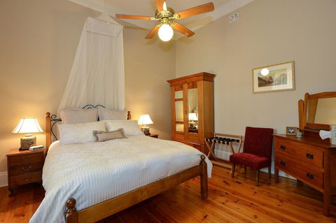 Trafalgar Premium Vintage Suites - Accommodation Gladstone 17