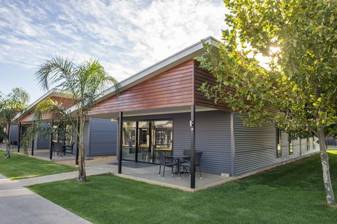 Paringa Resort - Accommodation Gladstone 0