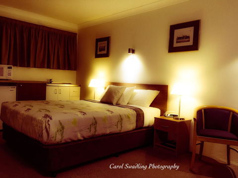 Ten Dollar Town Motel - Accommodation Gladstone 4