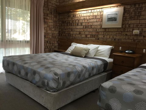 Ten Dollar Town Motel - Accommodation Gladstone 32