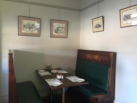 Ten Dollar Town Motel - Accommodation Gladstone 2