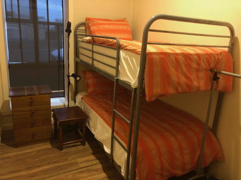 Kingscote Central - Accommodation Gladstone 6