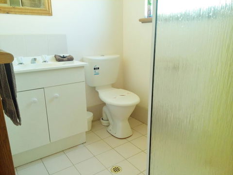 Wenton Farm Holiday Cottages - Accommodation Gladstone 3