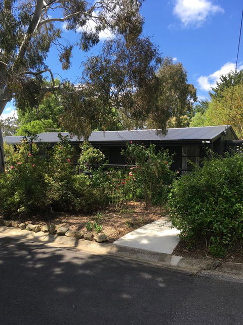 Hilltop Too - Accommodation Gladstone 0