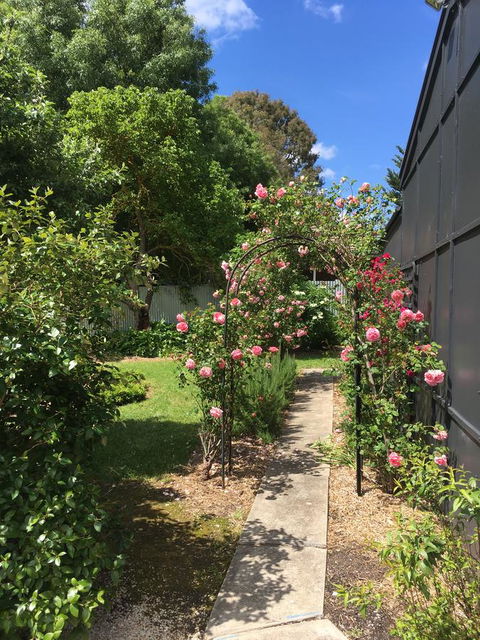 Hilltop Too - Accommodation Gladstone 5