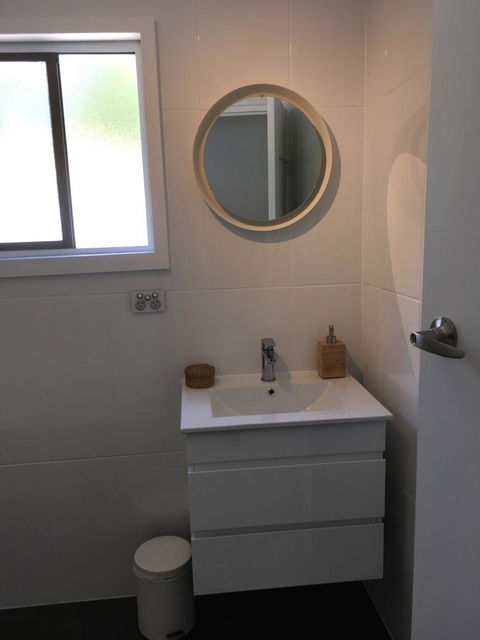 Hilltop Too - Accommodation Gladstone 21