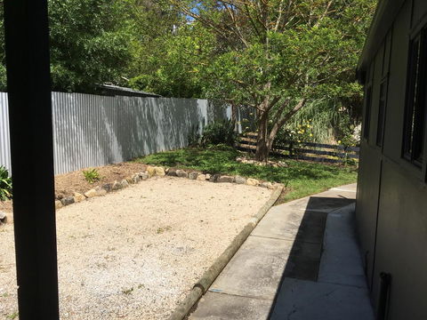 Hilltop Too - Accommodation Gladstone 15