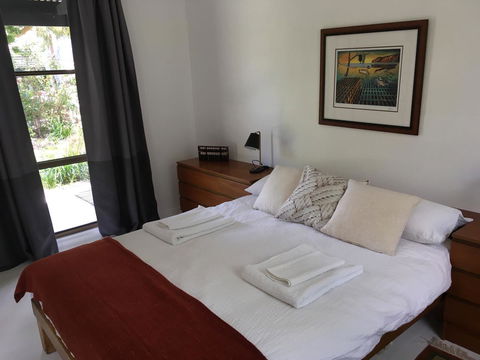 Hilltop Too - Accommodation Gladstone 9