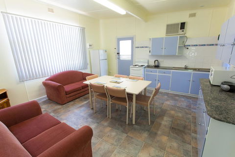 Modra\'s Apartments - Accommodation Gladstone 1