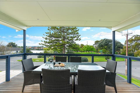 'Hope House' - Encounter Bay - Accommodation Gladstone 24